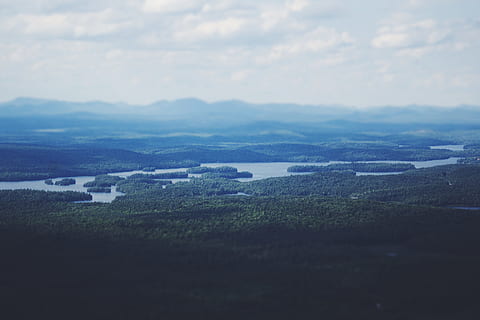 antenni, näkymä, sumuinen, vuori, kuva, vuoret, ruumis, vesi, ilmakuva, saarekkeet, saaret, valkoiset pilvet, päivä-, joki, pilvi, metsä, viidakko, luonto, scenics, maisema, puu, ulkona, ei ihmisiä, tyyneys, kauneus luonnossa, taivas, maisemat - luonto, pilvi - taivas, ympäristö, rauhallinen kohtaus, päivä, kasvi, arkkitehtuuri, rakennuksen ulkoa, maa, rakennettu rakenne, 5K, CC0, public domain, rojaltivapaa