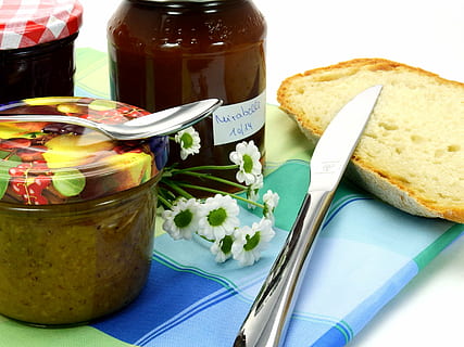 Frühstück, Brot, Essen, Brotscheiben, Lebensmittel, Marmelade, Snack, Backwaren, hausgemacht, fruchtig, Ernährung, Messer, Kohlenhydrate, Weizen, Getreide, Süss, bewahrt, Krug, Mahlzeit, Essen und Trinken, Essgeschirr, gesundes Essen, Wohlbefinden, Frische, Küchenutensilien, Container, drinnen, Tabelle, Gemüse, Stillleben, Löffel, keine Leute, Flasche, Tischmesser, 4K, CC0, gemeinfrei, lizenzfrei
