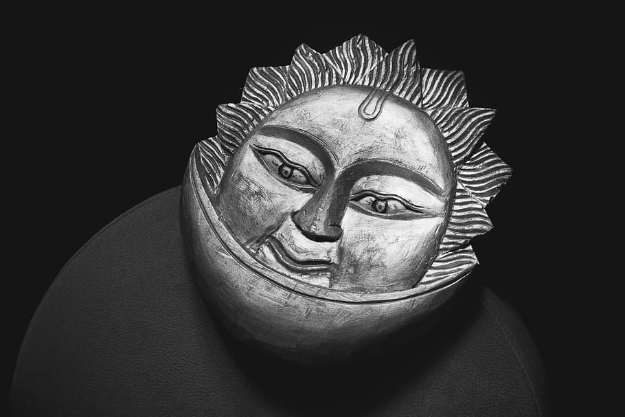 sol, lluna, símbol, astrologia, al·legoria, mític, astral, contrari, tribal, folklore, icona, fons negre, primer pla, representació, a l'interior, representació humana, art i artesania, part del cos, tir de l'estudi, cap gent, creativitat, semblança masculina, escultura, sol objecte, artesania, estàtua, retrat, disfressar-se, cultura i entreteniment artístic, 5K