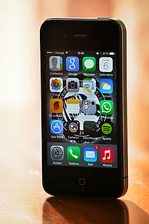 apple, apps, iOS, iphone, mobile, mobile phone, phone, smartphone, technology, portable information device, smart phone, wireless technology, communication, close-up, connection, screen, multi colored, indoors, no people, device screen, single object, mobile app, photography themes, number, table, western script, digital tablet, digital viewfinder, computer icon, 4K, CC0, public domain, royalty free