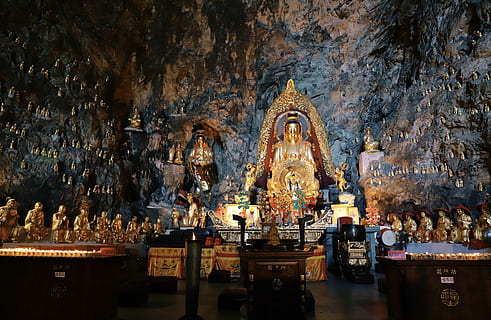 fotografie peisaj, statuia de aur, statuia hindui, templu, peşteră, buddha, statuie, de aur, budism, altar, religie, credință, întuneric, lucios, dispozitie, spiritualitate, lăcaș de cult, sculptură, construită, arhitectură, reprezentare, clădire, reprezentare umană, în interior, artă și sculptură, nici o persoana, asemănarea bărbaților, destinații de călătorie, bogat ornamentat, idol, 5K, CC0, domeniu public, fără drepturi de autor