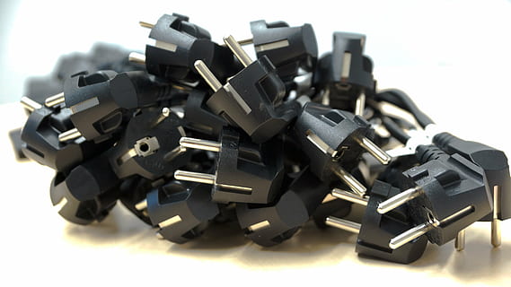 noir, prises d'alimentation, empilés, mis, beige, surface, prise de courant, rond, électricité, Puissance, électrique, énergie, la fourniture, câble, cee 7 4, L'Europe , européen, Schuko, La technologie, métal, coupé, fond blanc, couleur noire, personne, fermer, prise de vue en studio, tas, la communication, thèmes de la photographie, acier, industrie, jouet, alliage, chrome, couleur argentée, à l'intérieur, couleur blanche, empiler, petit, 5K, CC0, domaine public, libre de droits