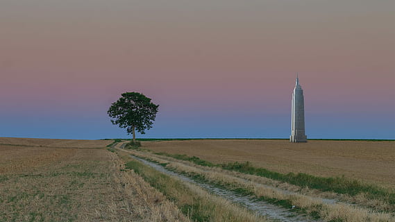 plana, arbre, edifici, gratacels, horitzó, paisatge, camp, cap gent, escenics, cel, medi ambient, planta, naturalesa, terra, herba, bellesa a la natura, tranquil·litat, escena rural, transport, escena tranquil·la, escenics - natura, carretera, direcció, posta de sol, arquitectura, a l'aire lliure, 4K, CC0, domini públic, lliure de regalies