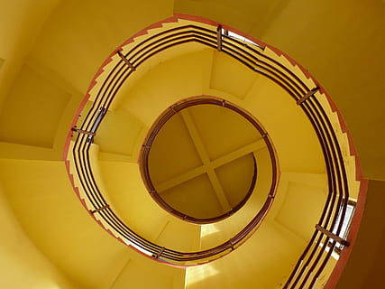 Torre, le scale, conchiglia, struttura, spirale, architettura, scala a chiocciola, giallo, in casa, gradini e scale, ringhiera, struttura costruita, scala, nessuno, forma, forma geometrica, Inquadratura dal basso, cerchio, modello, design, direttamente sopra, direttamente sotto, sfondo colorato, concentrico, 2K, CC0, dominio pubblico, privo di copyright