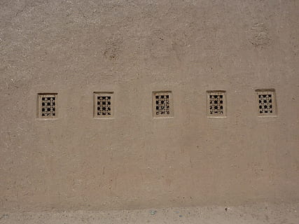Marrocos, terra, janela, adobe, estrutura construída, arquitetura, origens, recurso de construção de parede, ninguém, quadro completo, exterior do edifício, padronizar, dia, ao ar livre, texturizado, lado a lado, forma geométrica, parede, forma, construção, desenhar, em uma sequência, bege, concreto, 1080P, CC0, domínio público, royalty free