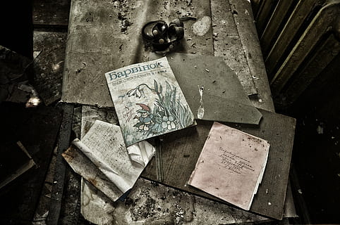 pripyat, Tchernobyl, personne, à l'intérieur, vieux, papier, bois - matériau, abandonné, vue grand angle, métal, endommagé, la communication, fermer, désordonné, texte, obsolète, nature morte, architecture, fatigué, journée, l'histoire, boîte, 4K, CC0, domaine public, libre de droits