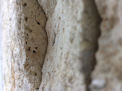 blanc, paret, disseny, modern, arquitectura, simple, vell, casa, pedra, decoració, urbà, ciutat, fons, primer pla, cap gent, textura, enfocament selectiu, dia, a l'aire lliure, tronc de l'arbre, marc complet, tronc, patró, naturalesa, aspre, funció de construcció de parets, estructura construïda, Color blanc, artesania, centrar-se en primer pla, sòlid, 2K, CC0, domini públic, lliure de regalies