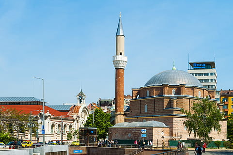mosk, sofia, Bulgaria, vain aktiivinen mosk, Konstantinopolin, bysanttilainen, muinainen, maamerkki, vanha, historiallinen, arkkitehtuuri, rakennuksen ulkoa, rakennettu rakenne, taivas, rakennus, kaupunki, palvonnan paikka, luonto, matkakohteet, matkustaa, kirkas taivas, uskonto, uskomus, hengellisyys, matkailu, sininen, ihmisjoukko, kupoli, ulkona, torni, 2K, CC0, public domain, rojaltivapaa