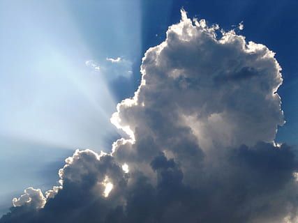 nube, i raggi del sole, luce del sole, soleggiato, sole, raggi, orizzonte, cielo, blu, soffice, alto, Cloudscape, tempo metereologico, nuvoloso, ambiente, previsione, nuvola - cielo, sfondi, natura, bellezza nella natura, la tranquillità, scenics - natura, scena tranquilla, Inquadratura dal basso, nessuno, idilliaco, giorno, all'aperto, Colore bianco, raggio di sole, Paradiso, meteorologia, luminosa, 2K, CC0, dominio pubblico, privo di copyright