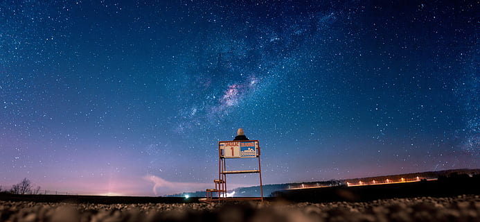 cel, lluna, far, panoràmica, viatjar, naturalesa, llum, a l'aire lliure, tarda, cel nocturn, estrella - espai, espai, astronomia, nit, galàxia, Via Làctea, ciència, arquitectura, escenics - natura, bellesa a la natura, estructura construïda, torre, camp estel·lar, constel · lació, estrella, exterior de l'edifici, exposició llarga, espai i astronomia, astrologia, 5K, CC0, domini públic, lliure de regalies