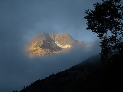 αυγή, σύννεφο, βουνό, Πυρηναία, gavarnie, τοπίο, cirque, θεαματικός, ουρανός, δέντρο, σκηνικά - φύση, ομορφιά στη φύση, βράχος, φύση, ηρεμία, οροσειρά, γαλήνια σκηνή, χωρίς κόσμο, ροκ - αντικείμενο, σύννεφο - ουρανό, στερεός, φυτό, μη αστική σκηνή, γη, σιλουέτα, σε εξωτερικό χώρο, περιβάλλον, κορυφή βουνού, 2K, CC0, δημόσιος τομέαςα, χωρίς δικαιώματαe