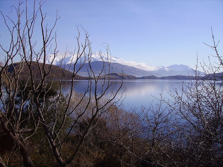 sø, bjerge, berolige, afspejling, vand, natur, ingen mennesker, udendørs, dag, plante, bare træ, himmel, ro, rolig scene, scenics - natur, skønhed i naturen, træ, bjerg, ikke-urbane scene, sky - himmel, afdeling, idyllisk, 2K