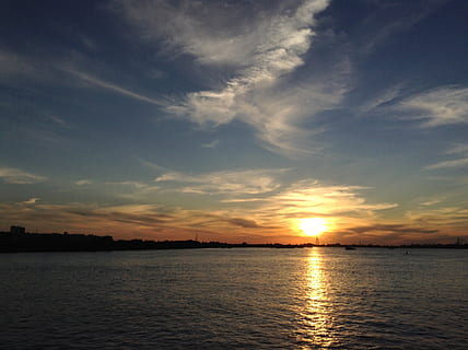 altezza, tramonto, cielo, nuvola - cielo, bellezza nella natura, la tranquillità, acqua, scenics - natura, scena tranquilla, lungomare, mare, nessuno, natura, idilliaco, silhouette, riflessione, scena non urbana, all'aperto, luce del sole, a distanza, 2K, CC0, dominio pubblico, privo di copyright
