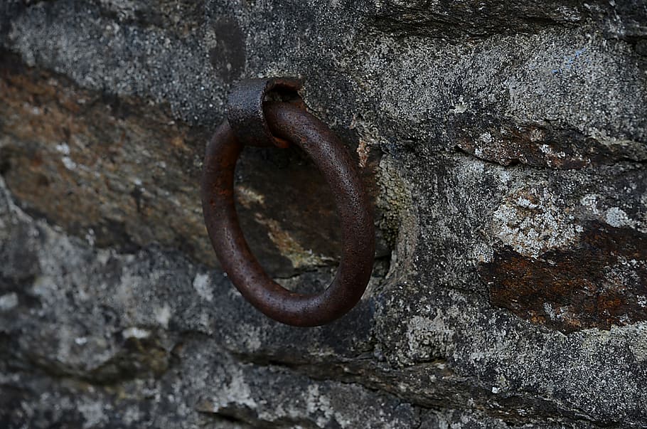 anell, metall, òxid, rovellat, paret, vell, ferrraille, textura, primer pla, sòlid, cap gent, rock, rock - object, dia, resistent, declivi, a l'aire lliure, funció de construcció de parets, deteriorament, aspre, aixafar, espatllat, vista d’angle alt, naturalesa, 4K