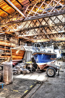 boot yard, reparation, gård, værktøjer, beskæftigelse, professionel, indendørs, udstyr, håndværker, industri, bygget struktur, arkitektur, dag, transportmidler, ingen mennesker, transportform, vogn, beholder, hjemlige værelse, land køretøj, metal, natur, bygning, sollys, mad og drikke, hjul, loft, 1080P, CC0, offentligt domæne, royaltyfrie