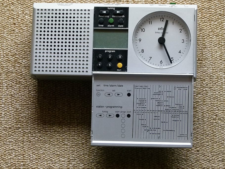 despertador, rellotge, temps, despertar, temps de, temps indicatiu, hores, Aixeca't, Desperta, toca el timbre, nombre, a l'interior, tecnologia, funció de construcció de parets, cap gent, primer pla, salut i medicina, precisió, text, control, panell de control, comunicació, directament a sobre, negocis, dia, habitació domèstica, termòmetre, equipament, 4K