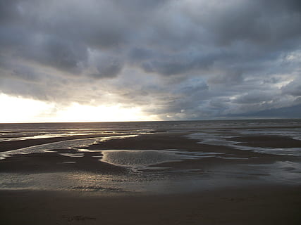Blackpool, platja, tempesta, núvols, sorra, tempesta, núvols, aigua, mar, naturalesa, núvol - cel, cloudscape, cap gent, cel, núvol, imatge en color, temps, a l'aire lliure, escenics, onada, fosc, línia de costa, horitzó sobre l’aigua, blau, bellesa a la natura, tranquil·litat, escenics - natura, terra, horitzó, escena tranquil·la, posta de sol, idíl·lic, 4K, CC0, domini públic, lliure de regalies