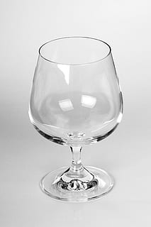 drikke, væske, renhed, blank, glas, ølbriller, drikker øl, tomt glas, krystal, gennemsigtig, fødevarer drikkeklar, kvalitetsdrik, glas glas, nuværende billede, øl, fedt nok, alkohol, drikkeglas, vinglas, forfriskning, studio skud, mad og drikke, glas - materiale, husholdningsudstyr, hvid baggrund, indendørs, tæt på, ingen mennesker, enkelt objekt, stilleben, vin, friskhed, mad, porcelæn, 5K, CC0, offentligt domæne, royaltyfrie