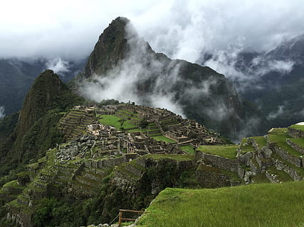 machu, picchu, muntanya, dia plujós, machu, picchu, per, naturalesa, machu picchu, paisatge, escenics, camp de terrasses, turó, a l'aire lliure, lloc famós, color verd, inca, ciutat cusco, vall, destinacions de viatge, viatjar, asia, Serra, turisme, escena rural, precolombina, núvol - cel, cap gent, escenics - natura, bellesa a la natura, escena tranquil·la, tranquil·litat, medi ambient, planta, cel, escena no urbana, boira, terra, dia, idíl·lic, civilització antiga, cim de muntanya, 2K, CC0, domini públic, lliure de regalies