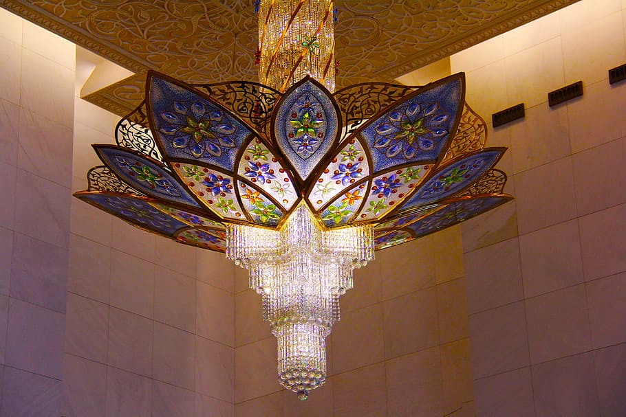 interior, disseny, increïble, prega, musulmana, sheikh zayed grand mosquée, mesquita, minaret, arquitectura, religió, viatjar, cúpula, referència, turisme, famós, Abu Dhabi, uae, Orient Mitjà, endins, adoració, llum, ornamentat, art, arc, cultura, històric, decoració, or, estructura construïda, sostre, destinacions de viatge, edifici, història, el passat, exterior de l'edifici, cap gent, lloc de culte, vista d’angle baix, patró, creença, funció de construcció de parets, espiritualitat, motiu floral, columna arquitectònica, 2K