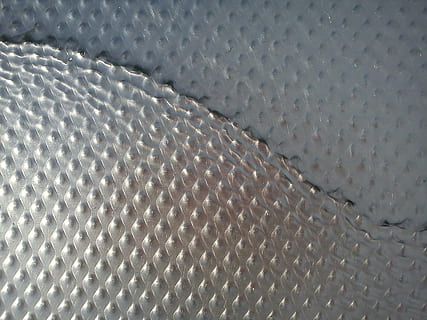 onda, agua, Folha, padronizar, fundo, regularmente, abstrato, origens, aço, metálico, metal, quadro completo, ninguém, texturizado, fechar-se, dentro de casa, repetição, desenhar, dia, cinzento, estrutura construída, prateado colorido, arquitetura, buraco, forma, visão de alto ângulo, Liga, chapa de metal, teto, 2K, CC0, domínio público, royalty free