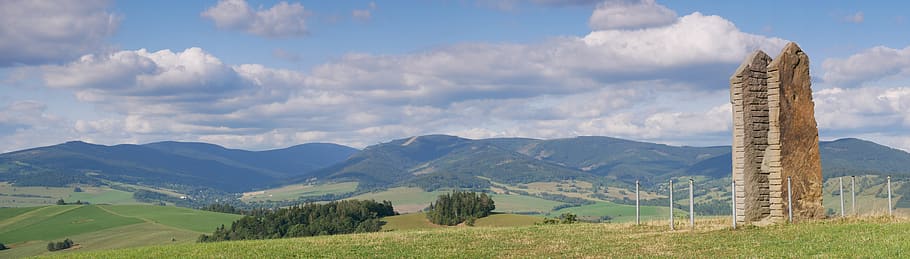 paisatge, muntanyes, núvols, panorama, estiu, República Txeca, cel, escenics - natura, medi ambient, panoràmica, naturalesa, bellesa a la natura, núvol - cel, arquitectura, muntanya, terra, dia, destinacions de viatge, planta, escena tranquil·la, viatjar, Serra, edifici, escena rural, tranquil·litat, a l'aire lliure, cap gent, 5K