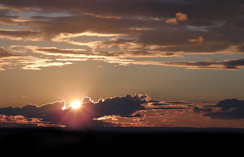 solopgang, sol, bag, mørk, skyer, daggry, solnedgang, Sky, himmel, ray, cloudscape, horisont, landskab, natur, sky - himmel, skønhed i naturen, scenics - natur, ro, solstråle, silhuet, rolig scene, idyllisk, sollys, vand, dramatisk himmel, ingen mennesker, hav, baggrundsbelyst, udendørs, 2K, CC0, offentligt domæne, royaltyfrie