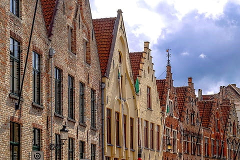 costruzione, facciata, mattone, architettura, medievale, città, Bruges, Brugge, Belgio, fiandre, Europa, esterno dell'edificio, struttura costruita, cielo, Inquadratura dal basso, nuvola - cielo, finestra, giorno, nessuno, quartiere residenziale, natura, destinazioni di viaggio, alto - alto, storia, all'aperto, il passato, Torre, edificio per uffici esterno, grattacielo, 4K, CC0, dominio pubblico, privo di copyright