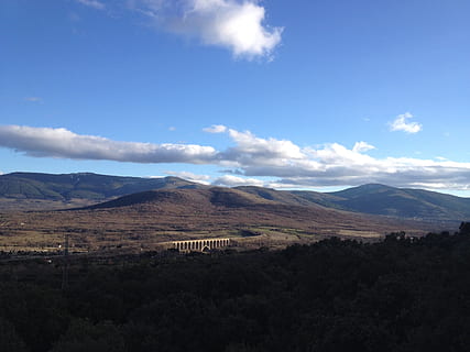 vista, muntanya, madrid, cel, núvol - cel, escenics - natura, escena tranquil·la, bellesa a la natura, tranquil·litat, medi ambient, paisatge, escena no urbana, cap gent, dia, naturalesa, Serra, idíl·lic, terra, a l'aire lliure, planta, llum solar, remot, 1080P, CC0, domini públic, lliure de regalies