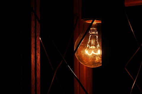 felinar, ușoară, bec, iluminat, lampă, sârmă strălucitoare, actual, noapte, echipamente de iluminat, electricitate, filament, întuneric, sticlă - material, în interior, nici o persoana, luminos, combustibil și generarea de energie electrică, lumina electrica, tehnologie, agăţat, a închide, lumină - fenomen natural, transparent, un singur obiect, lampă electrică, alimentare electrică, Echipament electric, luminozitate, 4K, CC0, domeniu public, fără drepturi de autor