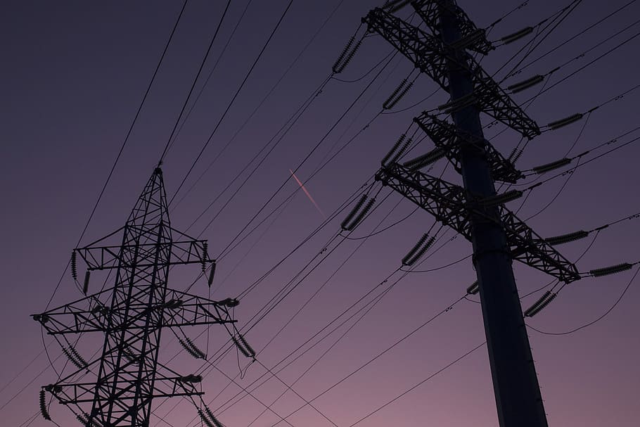 silhouette, elettrico, torri, foto di silhouette, pilone, linea elettrica, cavo, filo, cielo, Torre, cellula, viola, energia, crepuscolo, silhoutte, buio, strada, russium, Mosca, paesaggio urbano, vita, composizione, contrasto, pallido, elettricità, tecnologia, pilone dell'elettricità, connessione, Alimentazione elettrica, combustibile e produzione di energia, Inquadratura dal basso, complessità, nessuno, natura, alto - alto, architettura, all'aperto, struttura costruita, attrezzatura per l'illuminazione, materiale elettrico, ferro - metallo, componente elettrico, 2K