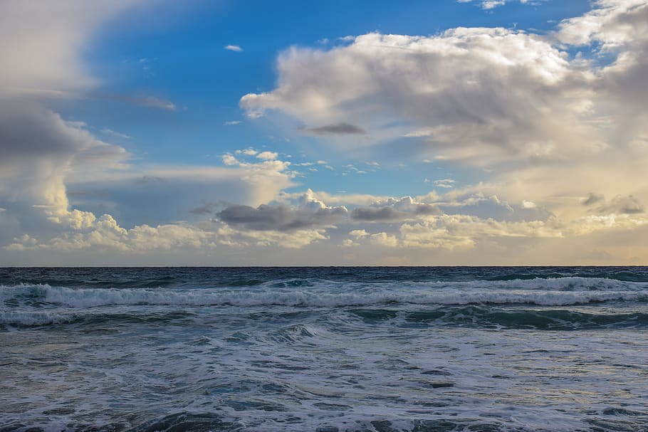 mare e cielo, cielo, mare, nuvole, spiaggia, natura, paesaggio, crepuscolo, riva del mare, ayia napa, Cipro, onde, mare mosso, acqua, nuvola - cielo, scenics - natura, orizzonte sull'acqua, bellezza nella natura, orizzonte, onda, lungomare, la tranquillità, movimento, scena tranquilla, nessuno, tramonto, sport acquatico, idilliaco, all'aperto, potere in natura, acqua corrente, 5K