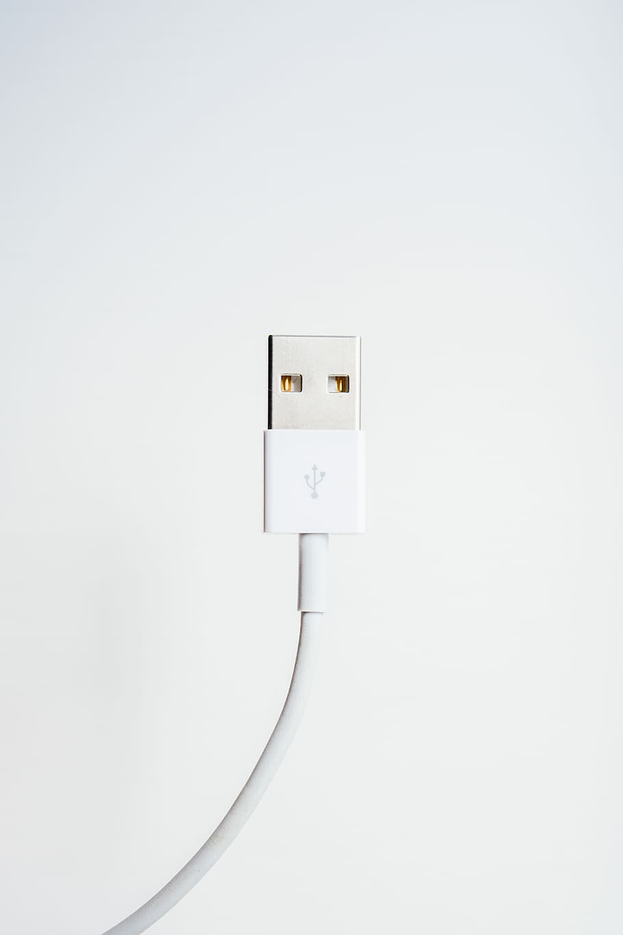 cable de sincronització blanc, cable USB blanc, usb, cable de llamp, cable, tecnologia, accessori, carregador, digital, connector, dirigir, blanc, ordinador, adaptador, usb 3, poma, mínim, electricitat, connexió, a l'interior, còpia espai, endoll elèctric, comunicació, cap gent, Font d'alimentació, primer pla, generació de combustible i energia, tir de l'estudi, sol objecte, Color blanc, sortida, funció de construcció de parets, fons blanc, control, Internet, equipament elèctric, 5K