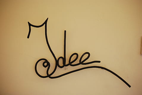 ide, Otranto, lærer, tekst, ingen mennesker, meddelelse, indendørs, tæt på, kalligrafi, studio skud, farvet baggrund, sort farve, vestlige script, håndskrift, kabel, kreativitet, murbygningsfunktion, teknologi, papir, enkelt objekt, dyr, hjerte form, positive følelser, besked, 4K, CC0, offentligt domæne, royaltyfrie