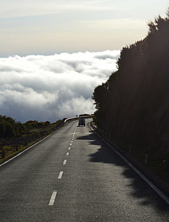 carretera, núvols, automàtic, dom, naturalesa, in sek, el camí a seguir, transport, direcció, cel, núvol - cel, marcatge de carreteres, marcatge, símbol, perspectiva decreixent, signe, planta, cap gent, arbre, punt de fuga, dia, manera de transport, a l'aire lliure, carretera nacional, línia divisòria, llarg, viatge de carretera, 5K, CC0, domini públic, lliure de regalies