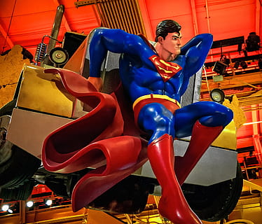 superman, zittend, vrachtwagen illustratie, held, grappig, echte mensen, volledige lengte, vrijetijdsbesteding, levensstijlen, binnenshuis, mensen, blauw, mannen, jonge volwassene, casual kleding, sport, mannetjes, geluk, genot, multi gekleurd, kinderjaren, jonge mannen, opblaasbare, opwinding, 2K, CC0, publiek domein, royaltyvrij