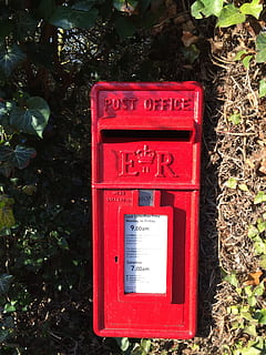 cutie poștală, Poștă, post, roșu, scrisoare, tradiţional, regal, britanic, Anglia, metal, letterbox, stâlp, timbre, Engleză, vechi, fier, corespondenţă, Regatul Unit, Londra, Anglia, comunicare, cultura engleză, cultură britanică, cabina telefonica, telefon, plic, în aer liber, căsuța poștală publică, text, western script, nici o persoana, plantă, zi, natură, scenariu, non-western script, a închide, Siguranță, semn, mesaj, 2K, CC0, domeniu public, fără drepturi de autor
