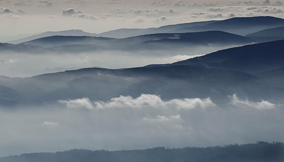 photographie d'oeil d'oiseaux, Montagne, des nuages, éloigné, les montagnes, horizon, nuage, paysage, Montagnes carpates, la slovaquie, bleu, infini, la nature, Contexte, brouillard, paysages, sommet de la montagne, en plein air, colline, nuage - ciel, environnement, beauté dans la nature, paysages - nature, tranquillité, ciel, chaîne de montagnes, scène tranquille, personne, idyllique, journée, terre, Matin, vue grand angle, effet multicouche, 4K, CC0, domaine public, libre de droits