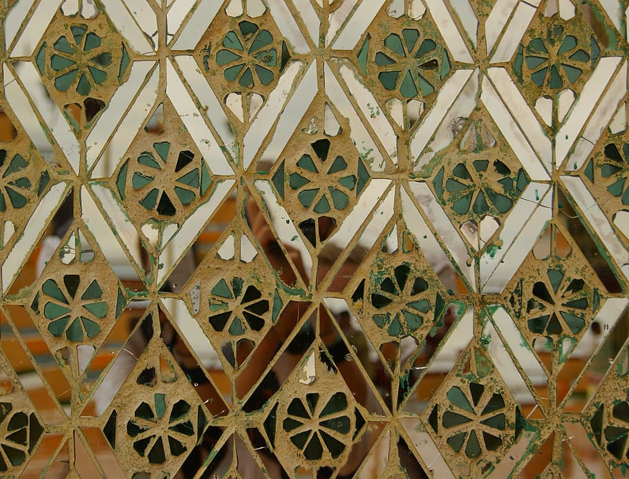 patró, calidoscopi, mirall, rajoles, caleidoscòpic, geomètric, Myanmar, tradicional, rombe, ornament, fons, marc complet, a l'interior, vi, resum, disseny, arquitectura, estructura construïda, cap gent, metall, forma, primer pla, forma geomètrica, rajola, motiu floral, funció de construcció de parets, material de fusta, forma d'estrella, sòls, art i artesania, dia, sòl de rajoles, sostre, ornamentat, 2K