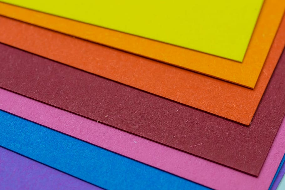 tessuti a colori assortiti, carta, struttura, colore, arcobaleno, colori dell'arcobaleno, sfondo, modello, carta di design, carta creativa, pergamena, arco, lettere, rattoppare, colorato, sfondi, multicolore, avvicinamento, nessuno, in casa, fotogramma intero, arte e artigianato, creatività, mestiere, natura morta, vista dall'alto, variazione, scelta, gruppo di oggetti, di fila, forma, design, tavolo, lavoro d'ufficio, 4K