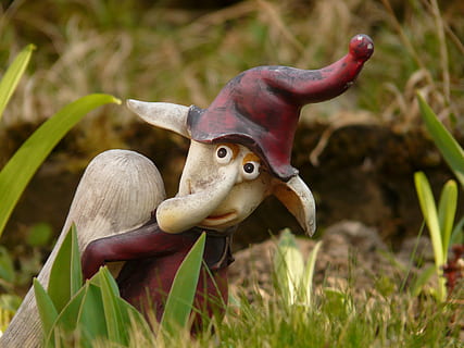 dverg, imp, gnome, skapning, morsom, sopp, holzfigur, krumme nase, hage, eng, er, arbeid, slitsom, dyr, dyre temaer, ett dyr, ingen folk, nærbilde, natur, anlegg, land, felt, fokusere på forgrunnen, dyreliv, dag, horned, utendørs, dyr kroppsdel, gress, pattedyr, vekst, representasjon, brun, dyr hode, planteetende, 2K, CC0, offentlig domene, opphavsrett gratis