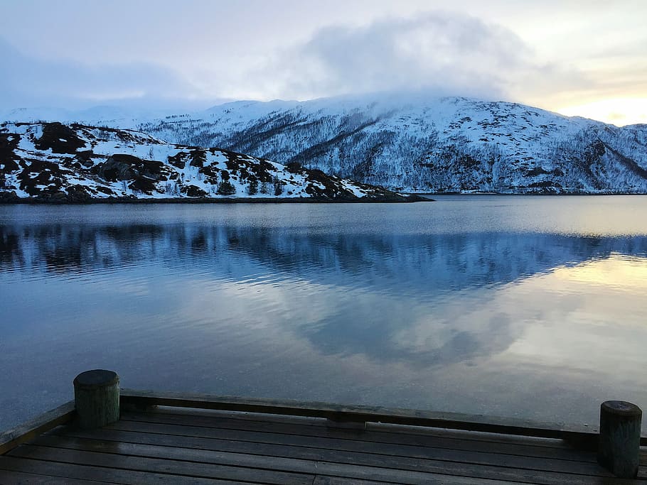 núvol, clar, reflexió, increïble, blau, bonic, cel, mar, fiord, neu, muntanya, hivern, viatjar, lauklines kystferie, kvaloya, qualitatodysletta, noruega, tromso, escandinavia, europa, llac, temperatura de fred, aigua, bellesa a la natura, escenics - natura, tranquil·litat, escena tranquil·la, núvol - cel, naturalesa, muntanya nevada, cap gent, Serra, idíl·lic, a l'aire lliure, 2K