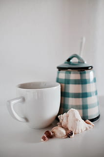 kaffe, espresso, kopper, skaller, espressokopper, pause, koffein, kop, kaffepause, hed, aroma, morgenmad, køkken, Italien, kakao, mad, drikke, te - varm drikke, hvid, indendørs, ingen mennesker, studio skud, tæt på, hvid baggrund, mad og drikke, stilleben, krus, bord, kaffekop, friskhed, forfriskning, køkkenredskaber, kopiere plads, hvid farve, fokus på forgrunden, spise redskaber, kaffe - drikke, tepotte, porcelæn, fristelse, 5K, CC0, offentligt domæne, royaltyfrie