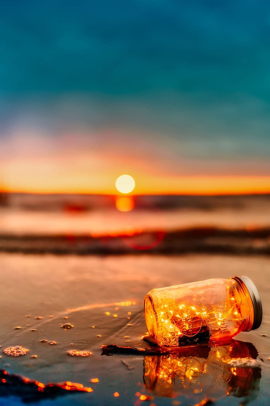 llum, mar, alba, cel, platja, borrós, núvols, vespre, tarda, hdr, illa, jar, llums, oceà, a l'aire lliure, reflexió, sorra, paisatge marí, vora del mar, estiu, sol, posta de sol, viatjar, aigua, onades, color taronja, escenics - natura, bellesa a la natura, cap gent, naturalesa, primer pla, escena tranquil·la, centrar-se en primer pla, llum solar, tranquil·litat, núvol - cel, enfocament selectiu, horitzó sobre l’aigua, 1080P