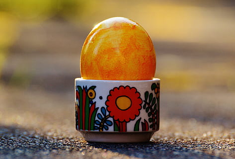 Paști, oua de Paste, colorat, Paste Fericit, ou, culoare, a închide, să se concentreze asupra primelor elemente, natură moartă, nici o persoana, artă și sculptură, selectiv, mancare si bautura, model, model floral, alimente, în aer liber, creativitate, culoare portocalie, mâncat sănătos, proiecta, reprezentare, un singur obiect, zi, masa, prospeţime, 5K, CC0, domeniu public, fără drepturi de autor