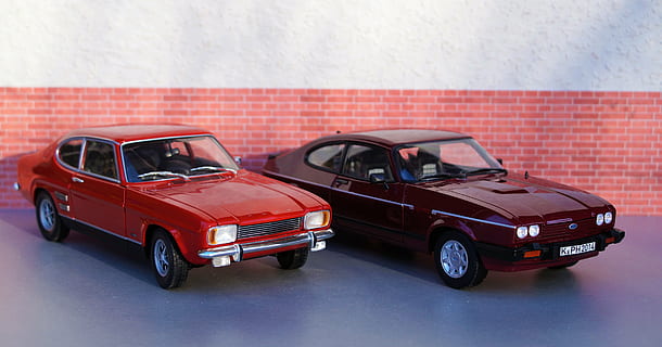 model de cotxe, ford, capri, model, diorama, automàtic, oldtimer, joguines, cotxe esportiu, vell, vermell, esport de motor, vehicle, clàssic, ford capri, col · lecció, cotxe, vehicle terrestre, transport, estil retro, roda, automòbil, manera de transport, dia, cap gent, maó, arquitectura, còpia espai, centrar-se en primer pla, paret, paret de maó, a l'interior, joguina, 5K, CC0, domini públic, lliure de regalies
