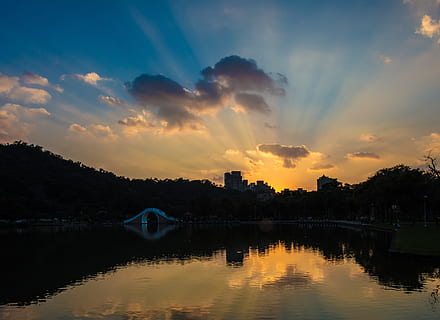 Dämmerung, Wasser, Sonnenuntergang, Reflexion, wolke - himmel, Himmel, Baum, Ufergegend, Schönheit in der Natur, Szenen - Natur, die Architektur, See, Pflanze, Natur, gebaute Struktur, keine Leute, Ruhe, Gebäudehülle, Silhouette, ruhige Szene, draußen, 5K, CC0, gemeinfrei, lizenzfrei
