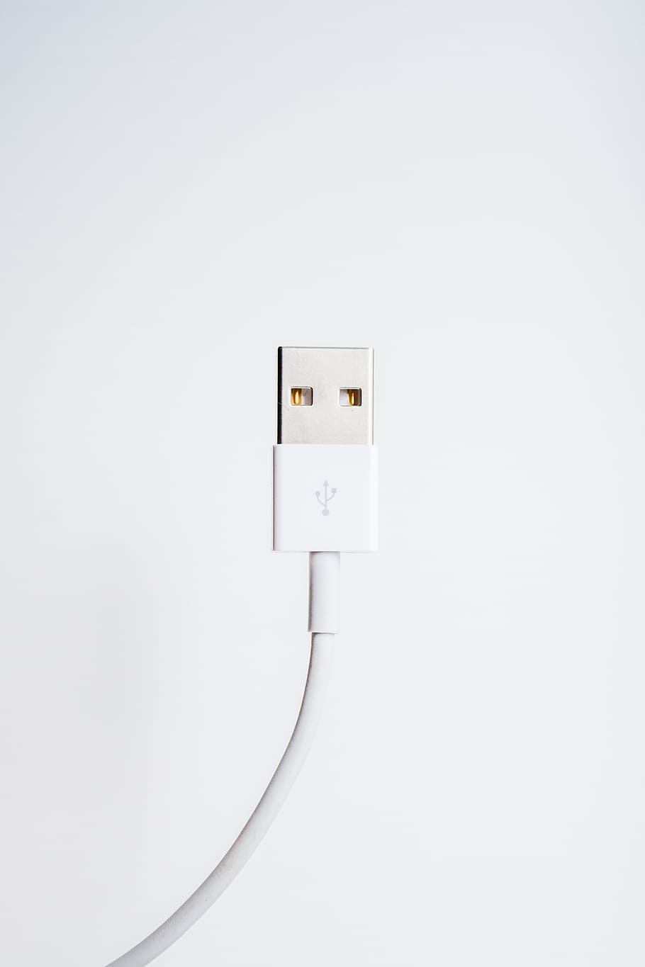 blanc usb minimal, blanc, USB, minimal, La technologie, électricité, sortie, câble, ligne électrique, Prise électrique, commutateur, source de courant, équipement, énergie, production de carburant et d'électricité, contrôle, lien, à l'intérieur, personne, espace de copie, la communication, prise de vue en studio, fermer, construction de murs, couleur blanche, objet unique, l'Internet, prise de connexion réseau, interrupteur, équipement électrique, 5K