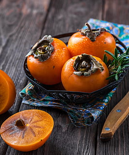 Trei, rundă, portocale, fructe, castron, curmal japonez, fruct, masa, salvarea, birou de lemn, dulce, alimente, dovleac, mancare si bautura, culoare portocalie, toamnă, în interior, lemn - material, nici o persoana, mâncat sănătos, squash - legume, prospeţime, bunăstare, să se concentreze asupra primelor elemente, vedere în unghi mare, vegetal, parte a plantelor, fruct citric, frunze, a închide, natură, mancare vegetariana, 4K, CC0, domeniu public, fără drepturi de autor