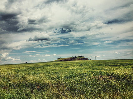 natuur, hemel, landelijke scène, landbouw, veld-, heuvel, farm, wolk - lucht, landschap, weide, buitenshuis, zomer, land-, gras, Europa, Vakantiebestemmingen, Toscane, groene kleur, Italië, milieu, fabriek, schoonheid in de natuur, rustige scène, kalmte, scenics - natuur, groei, dag, geen mensen, 2K, CC0, publiek domein, royaltyvrij